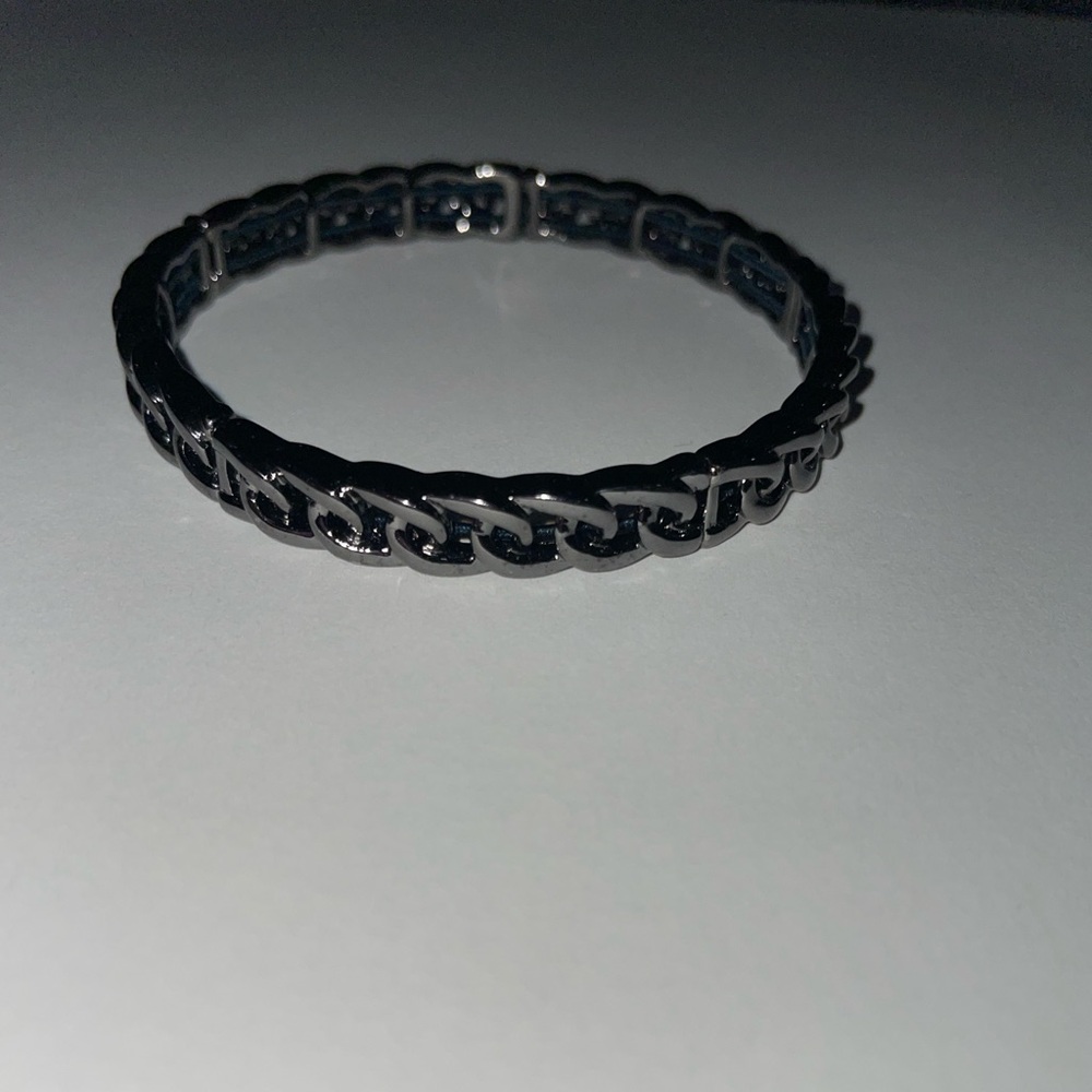 Like New Lia Sophia Stretch Hematite bracelet